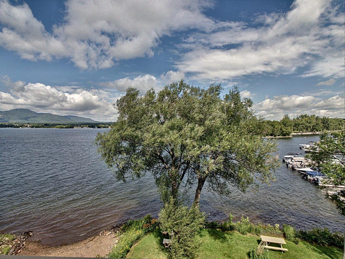 Location Tourisme Estrie - Oberge Du Village Magog Exteriör bild