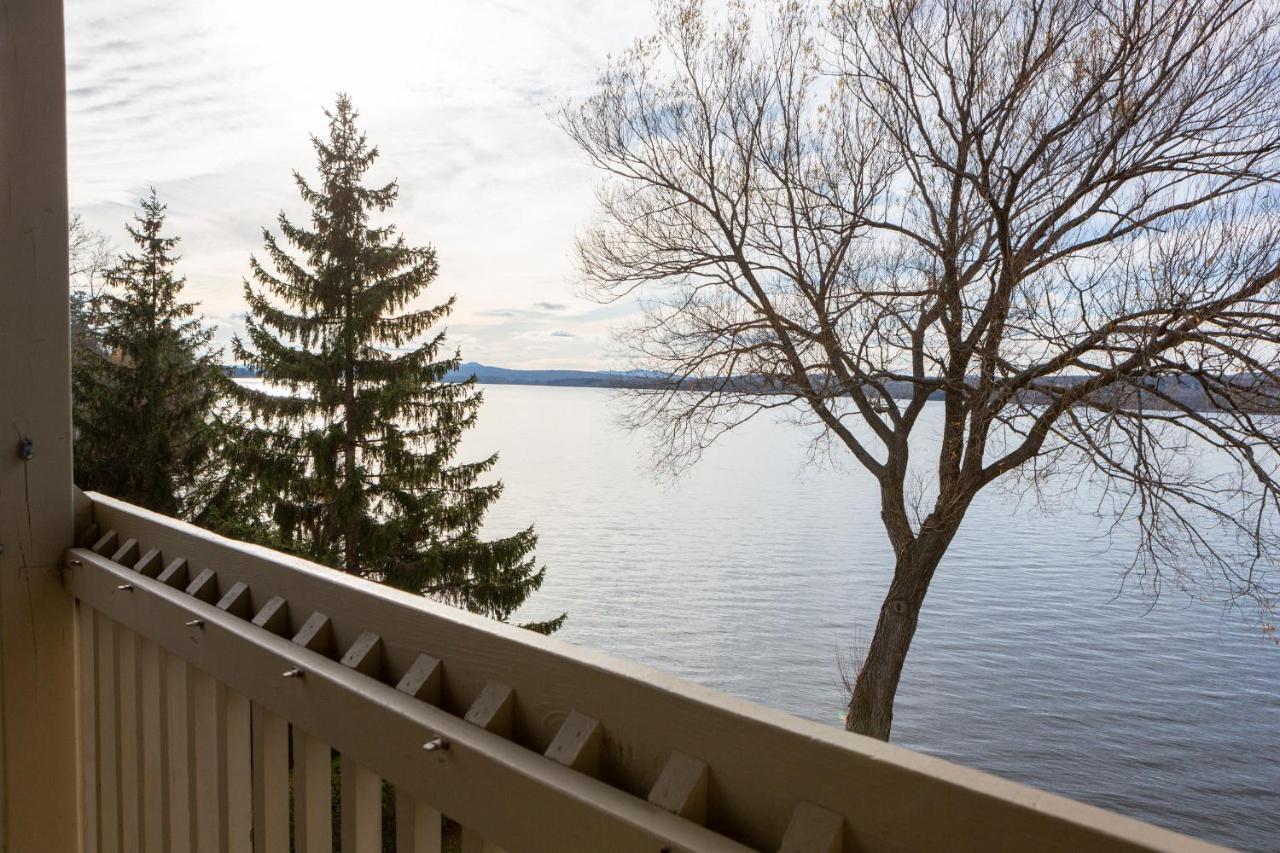 Location Tourisme Estrie - Oberge Du Village Magog Exteriör bild