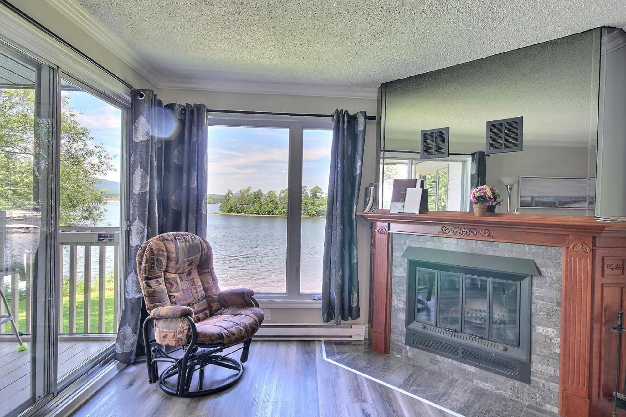 Location Tourisme Estrie - Oberge Du Village Magog Exteriör bild